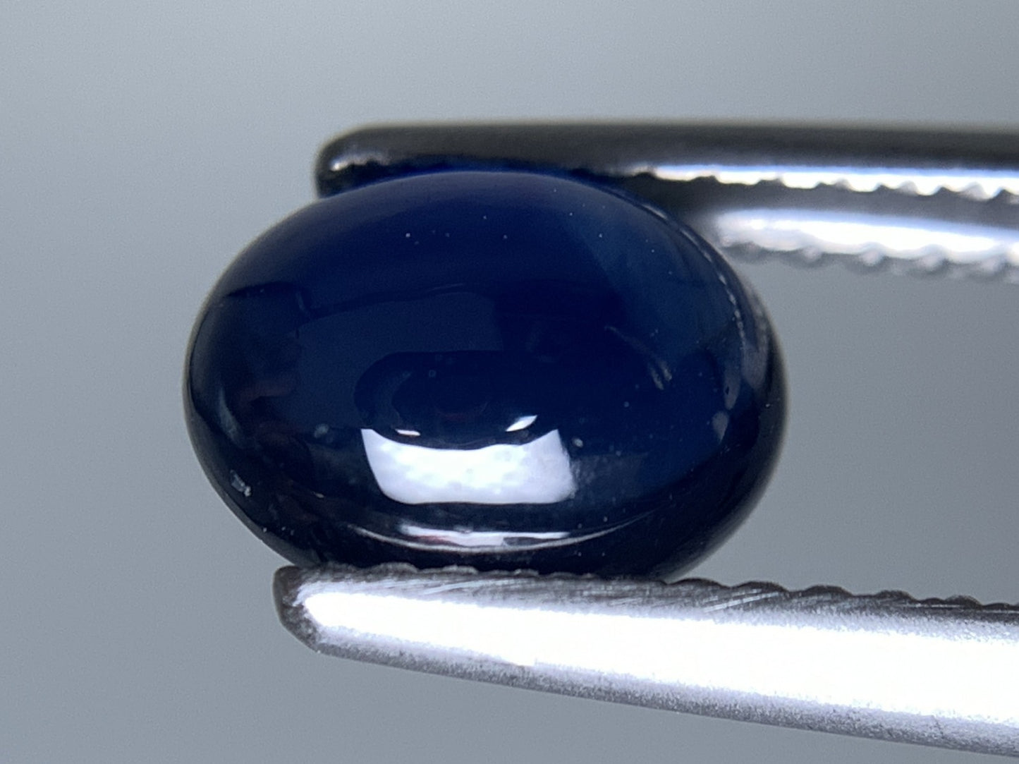 サファイア 天然 2.411ct 宝石ソーティング付き 8.1㎜×6.1㎜×4.3㎜ ルース（ 裸石 ） 7136Y