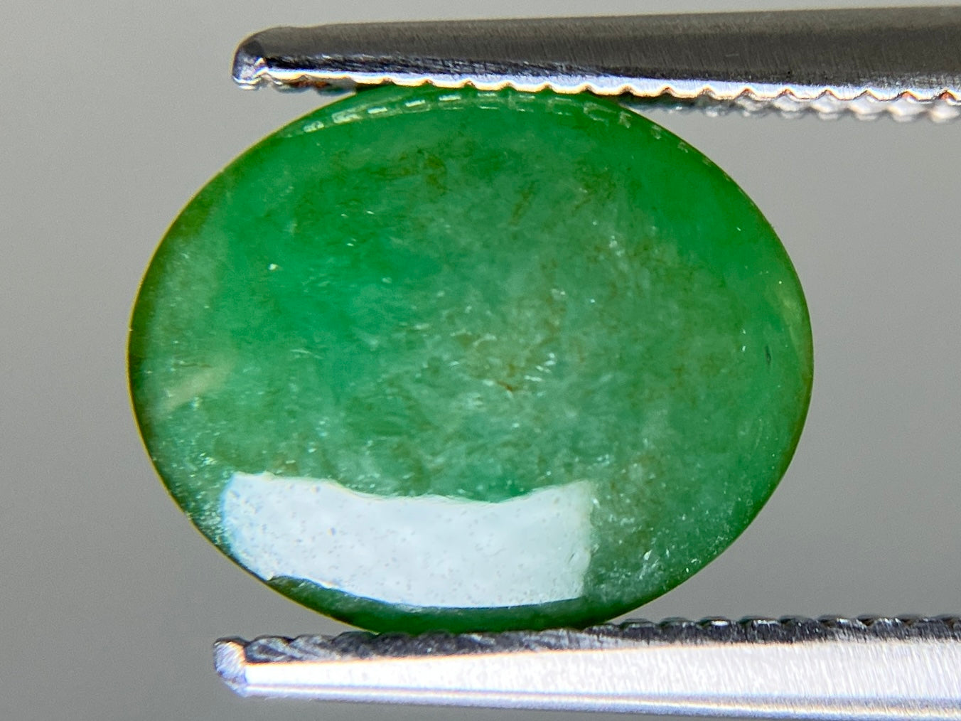 ひすい（ヒスイ 翡翠） 天然 2.948ct 宝石ソーティング付き 10.0㎜×8.3㎜×3.9㎜ ルース（ 裸石 ） 8065YY
