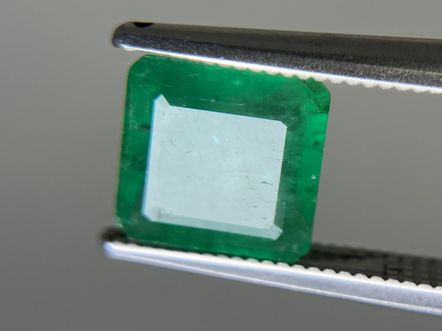 エメラルド 天然 2.063ct 中央宝石ソーティング付き 7.76㎜×7.64㎜×3.90㎜ 天然 ルース（ 裸石 ） 5342YY