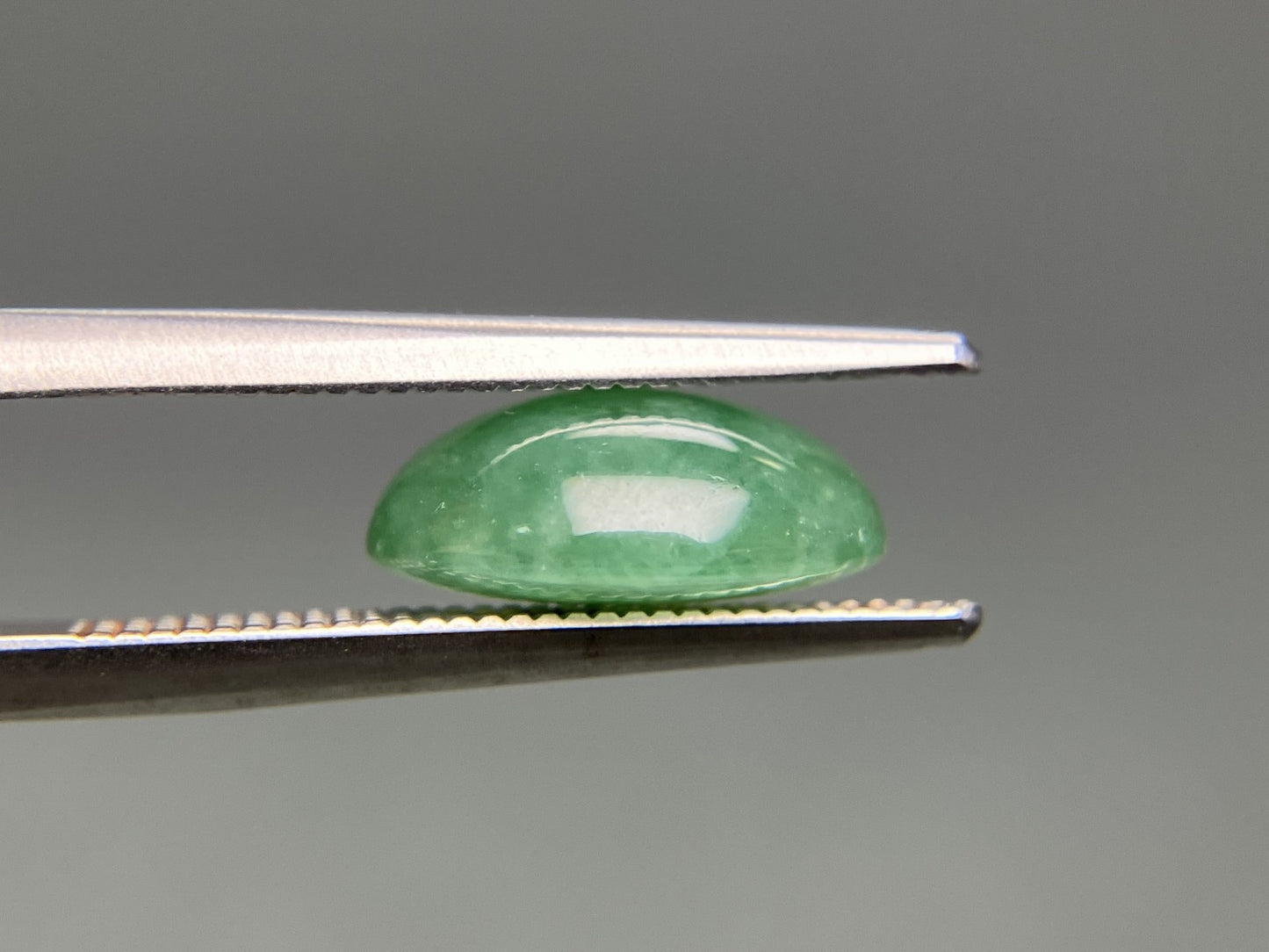 ひすい（ヒスイ 翡翠） 天然 4.119ct 宝石ソーティング付き 11.0㎜×9.2㎜×4.6㎜ ルース（ 裸石 ） 8066YY