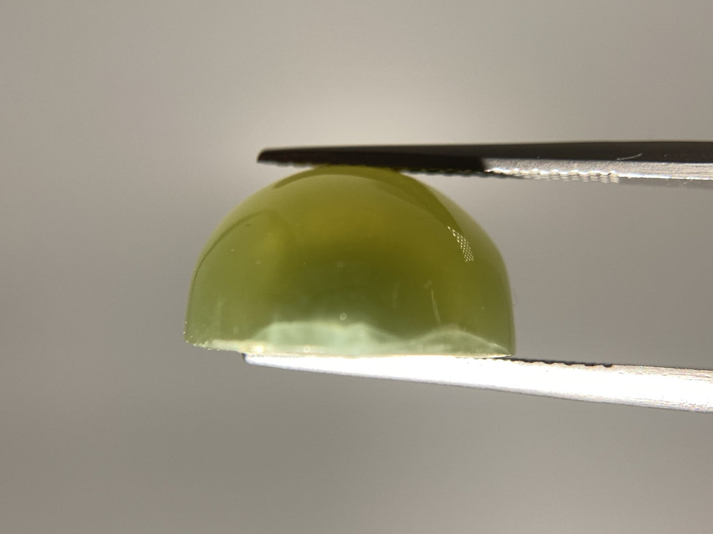 ネフライトキャッツアイ 天然 14.569ct 宝石ソーティング付き 14.9㎜×13.8㎜×8.7㎜ ルース（ 裸石 ） 8258Y