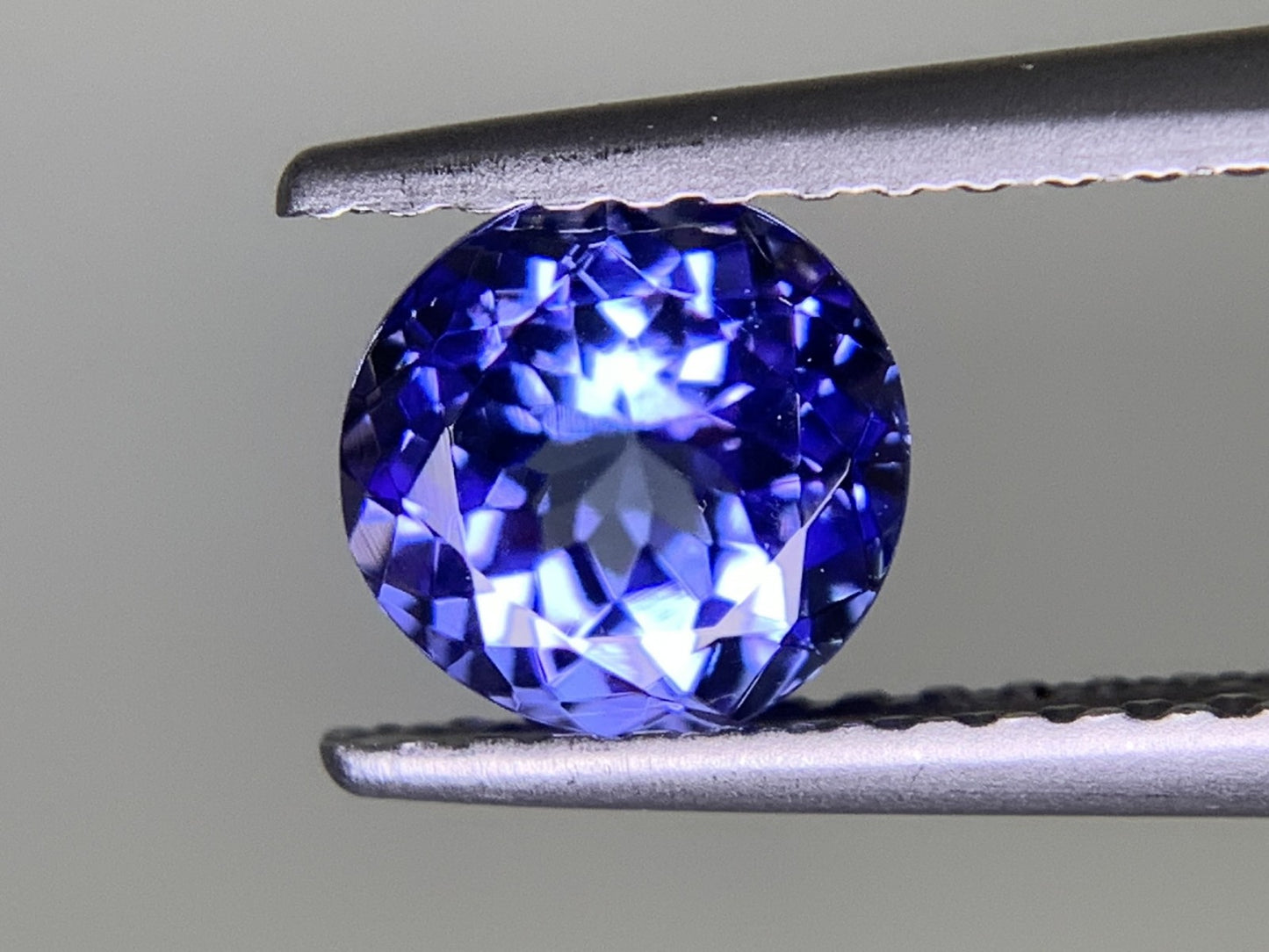 タンザナイト 1.038ct 宝石ソーティング付き  5.9㎜×5.8㎜×3.9㎜  ルース（ 裸石 ） 3182Y