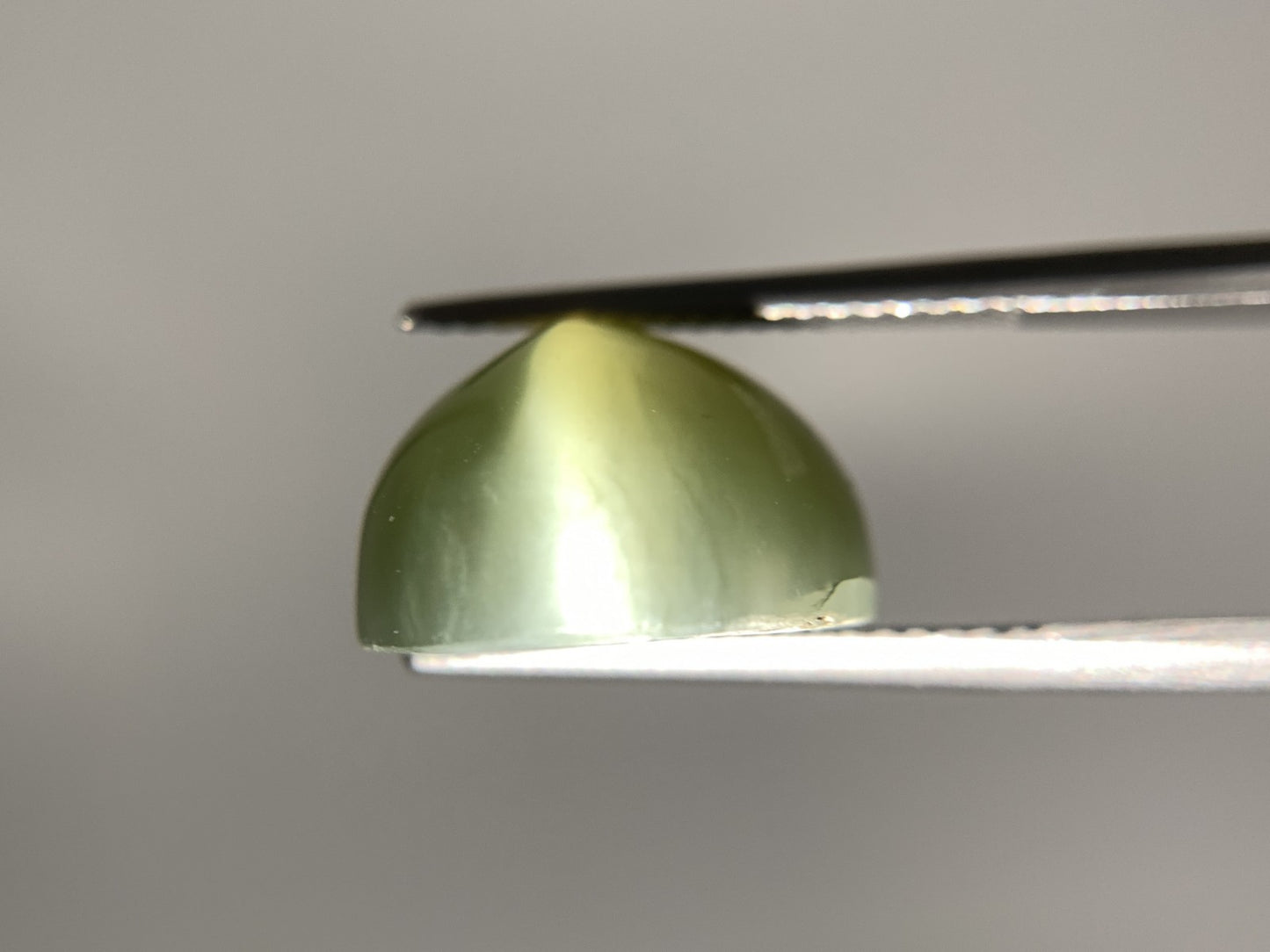 ネフライトキャッツアイ 天然 14.569ct 宝石ソーティング付き 14.9㎜×13.8㎜×8.7㎜ ルース（ 裸石 ） 8258Y