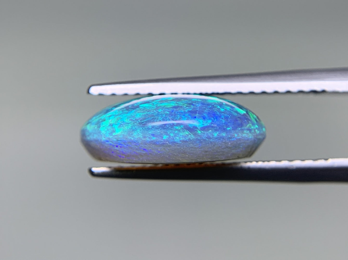 ブラックオパール 4.588ct 宝石ソーティング付き  13.2㎜×11.2㎜×5.0㎜  ルース（ 裸石 ） 3234Y