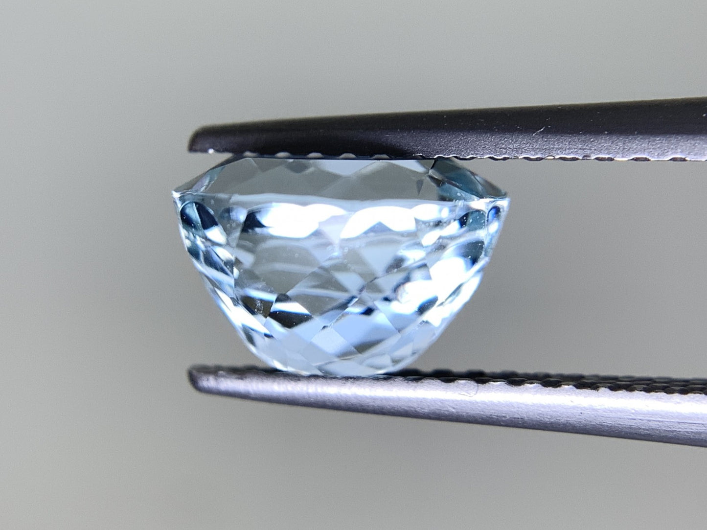 アクアマリン 天然  2.178ct  宝石ソーティング付き  8.4㎜×7.2㎜×5.6㎜  ルース（ 裸石 ）  5358Y
