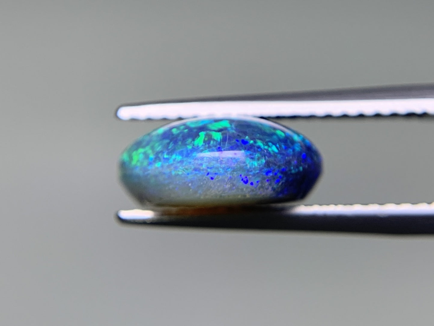 ブラックオパール 4.588ct 宝石ソーティング付き  13.2㎜×11.2㎜×5.0㎜  ルース（ 裸石 ） 3234Y