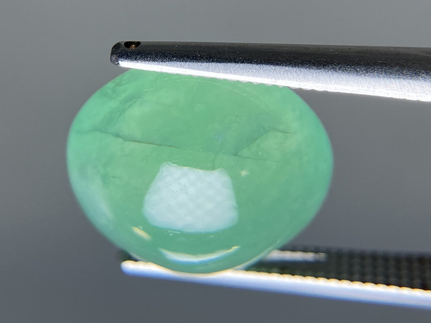 ひすい（ヒスイ 翡翠） 天然 9.334ct 宝石ソーティング付き 13.8㎜×12.5㎜×6.3㎜ ルース（ 裸石 ） 8053YY