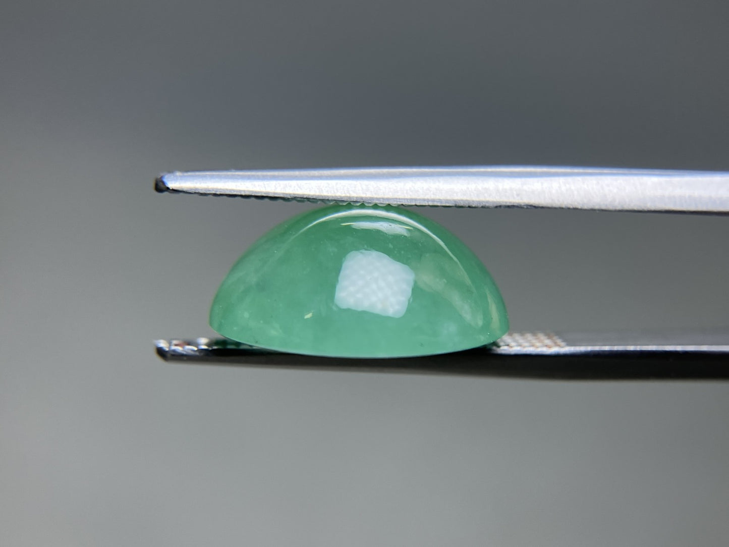 ひすい（ヒスイ 翡翠） 天然 9.334ct 宝石ソーティング付き 13.8㎜×12.5㎜×6.3㎜ ルース（ 裸石 ） 8053YY