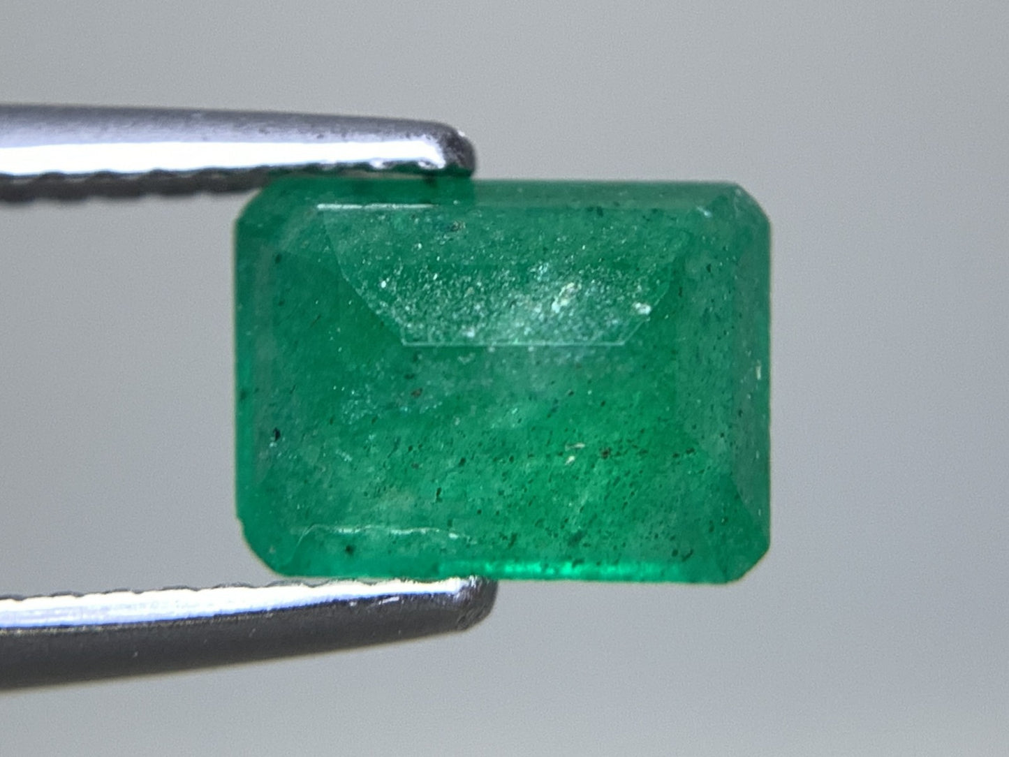 クォーツァイト 天然 1.958ct 宝石ソーティング付き 8.5㎜×6.5㎜×4.6㎜ ルース（ 裸石 ） 7122Y
