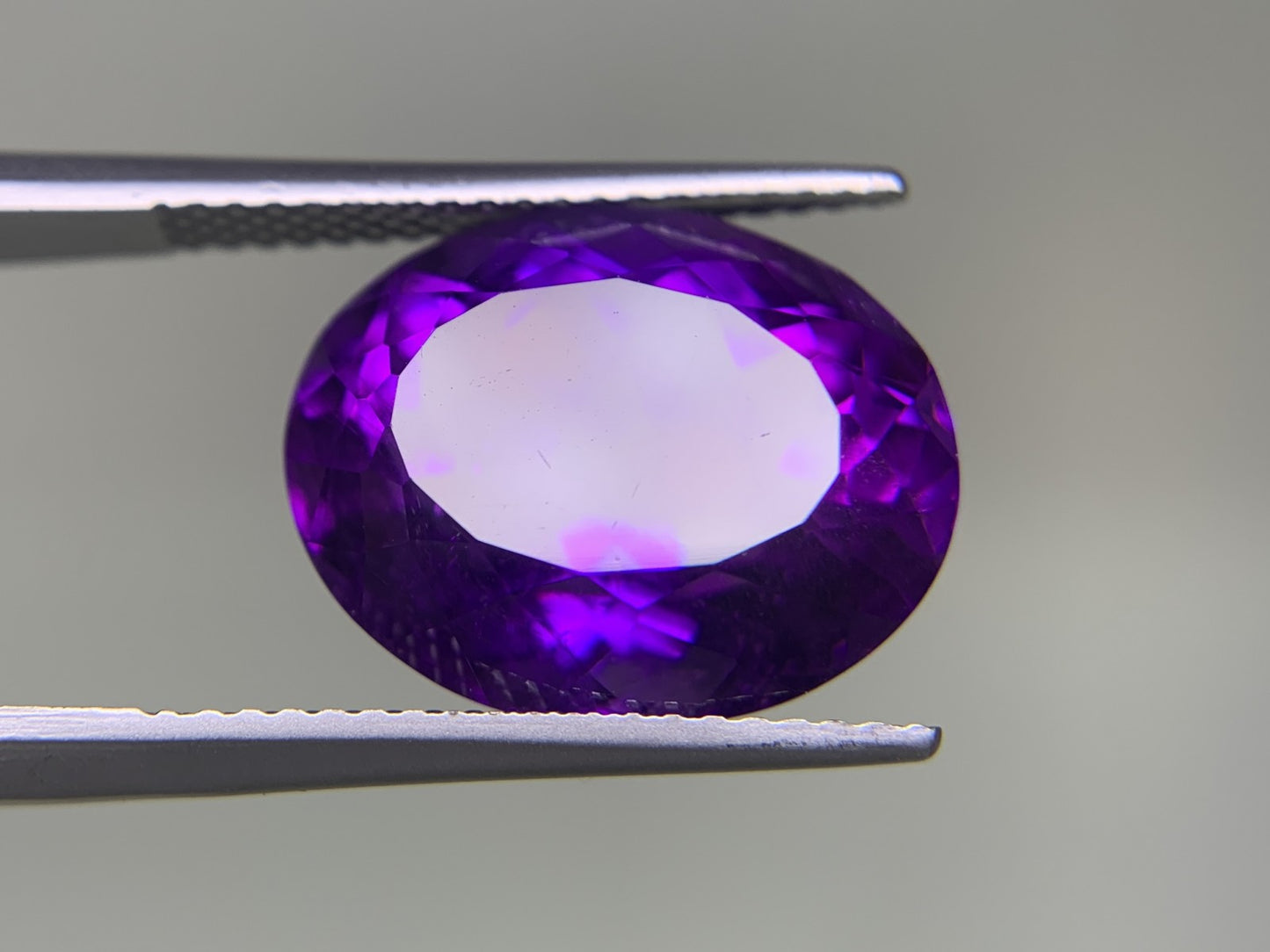 アメシスト（紫水晶） 9.157ct 宝石ソーティング付き  14.9㎜×12.2㎜×9.1㎜  ルース（ 裸石 ） 4001Y