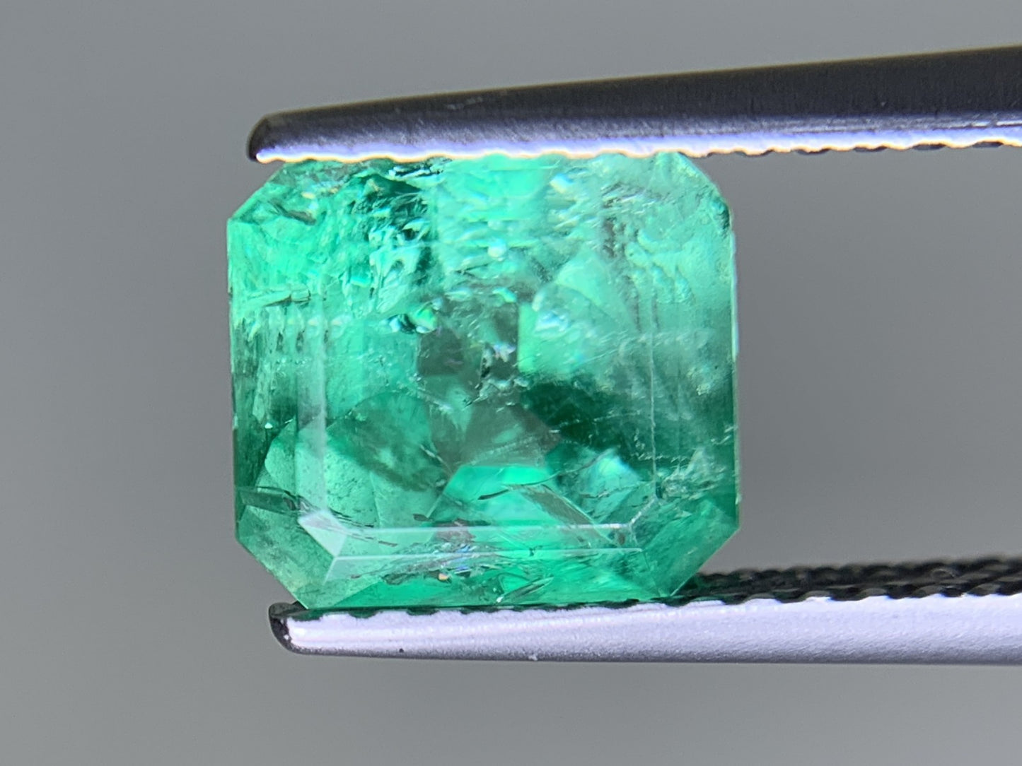 エメラルド 天然 1.749ct 宝石ソーティング付き 7.5㎜×6.9㎜×5.0㎜ ルース（ 裸石 ） 6296Y