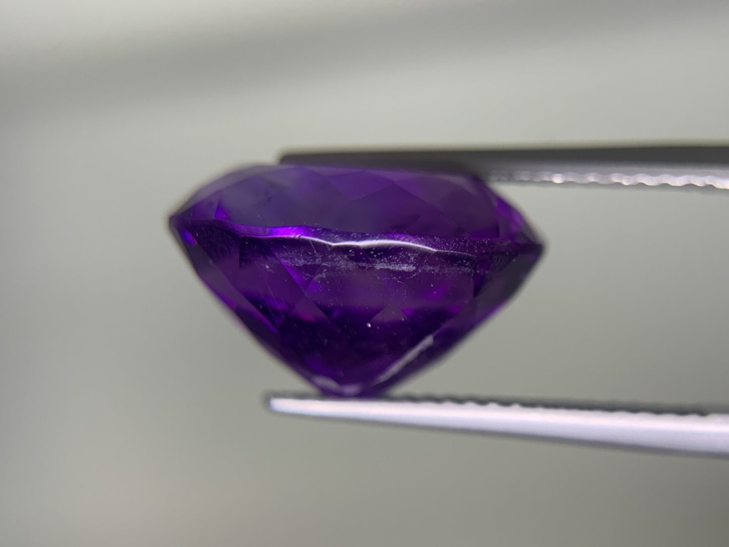 アメシスト（紫水晶） 9.157ct 宝石ソーティング付き  14.9㎜×12.2㎜×9.1㎜  ルース（ 裸石 ） 4001Y