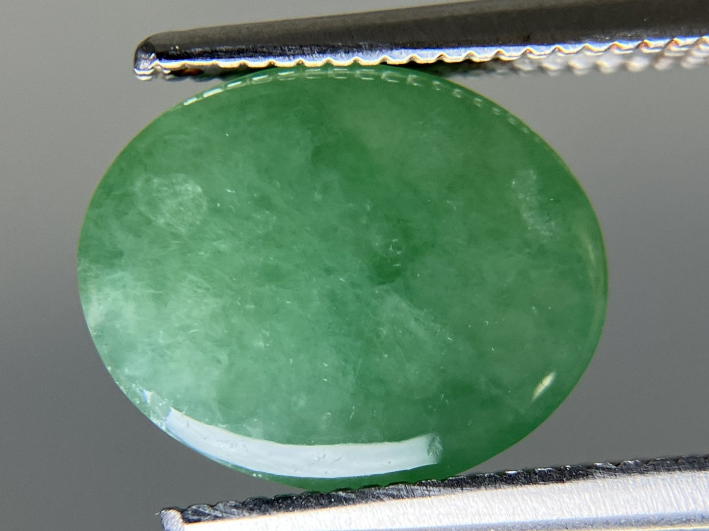 ひすい（ヒスイ 翡翠） 天然 4.640ct 宝石ソーティング付き 11.1㎜×9.3㎜×4.7㎜ ルース（ 裸石 ） 8057YY