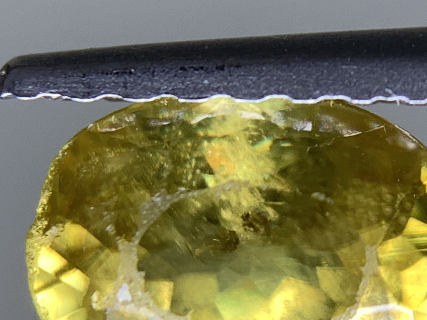 スフェーン 天然 1.033ct 宝石ソーティング付き 6.9㎜×5.2㎜×3.6㎜ ルース（ 裸石 ） 5367Y