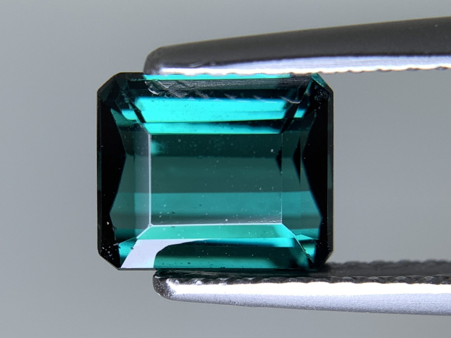 トルマリン 天然 1.983ct 宝石ソーティング付き 7.7㎜×6.6㎜×4.4㎜ ルース（ 裸石 ） 7073Y