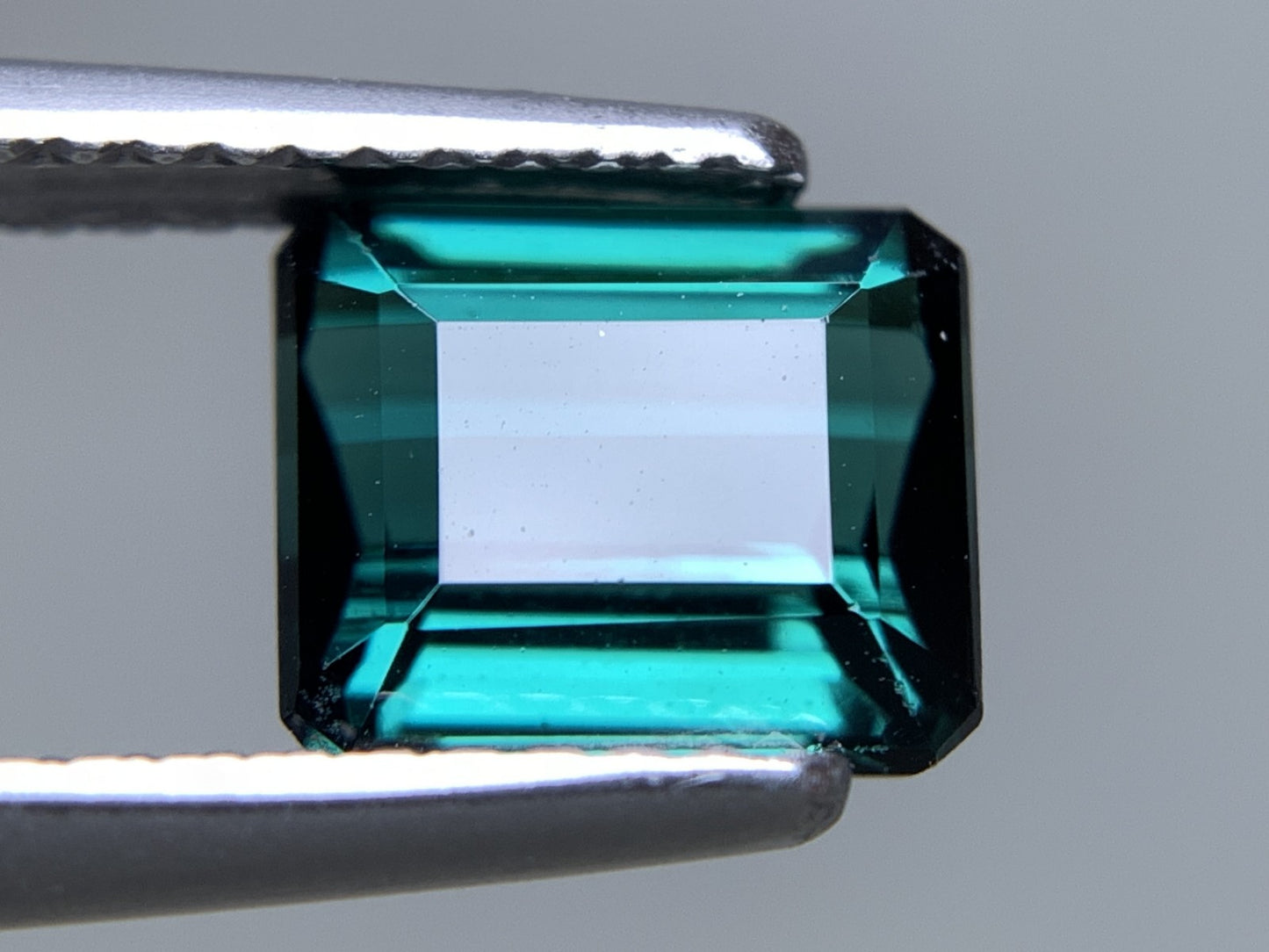 トルマリン 天然 1.983ct 宝石ソーティング付き 7.7㎜×6.6㎜×4.4㎜ ルース（ 裸石 ） 7073Y