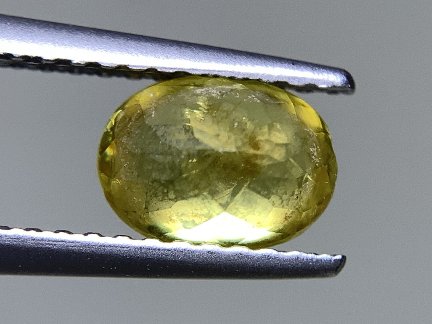 スフェーン 天然 1.033ct 宝石ソーティング付き 6.9㎜×5.2㎜×3.6㎜ ルース（ 裸石 ） 5367Y