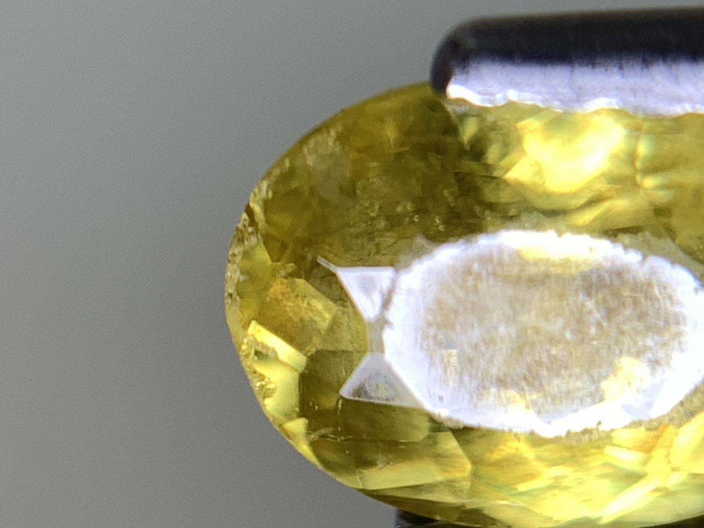 スフェーン 天然 1.033ct 宝石ソーティング付き 6.9㎜×5.2㎜×3.6㎜ ルース（ 裸石 ） 5367Y