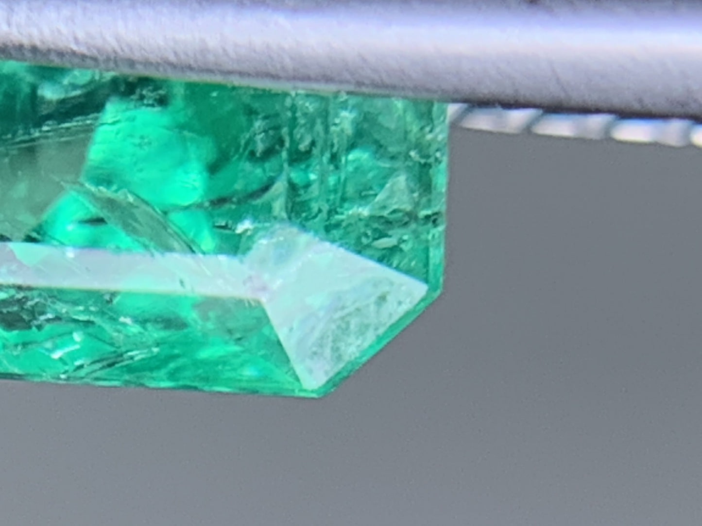 エメラルド 天然 1.749ct 宝石ソーティング付き 7.5㎜×6.9㎜×5.0㎜ ルース（ 裸石 ） 6296Y