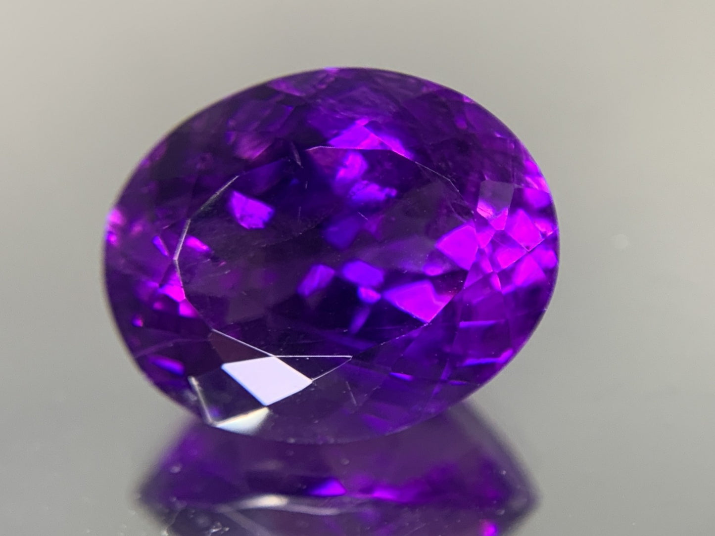 アメシスト（紫水晶） 9.157ct 宝石ソーティング付き  14.9㎜×12.2㎜×9.1㎜  ルース（ 裸石 ） 4001Y