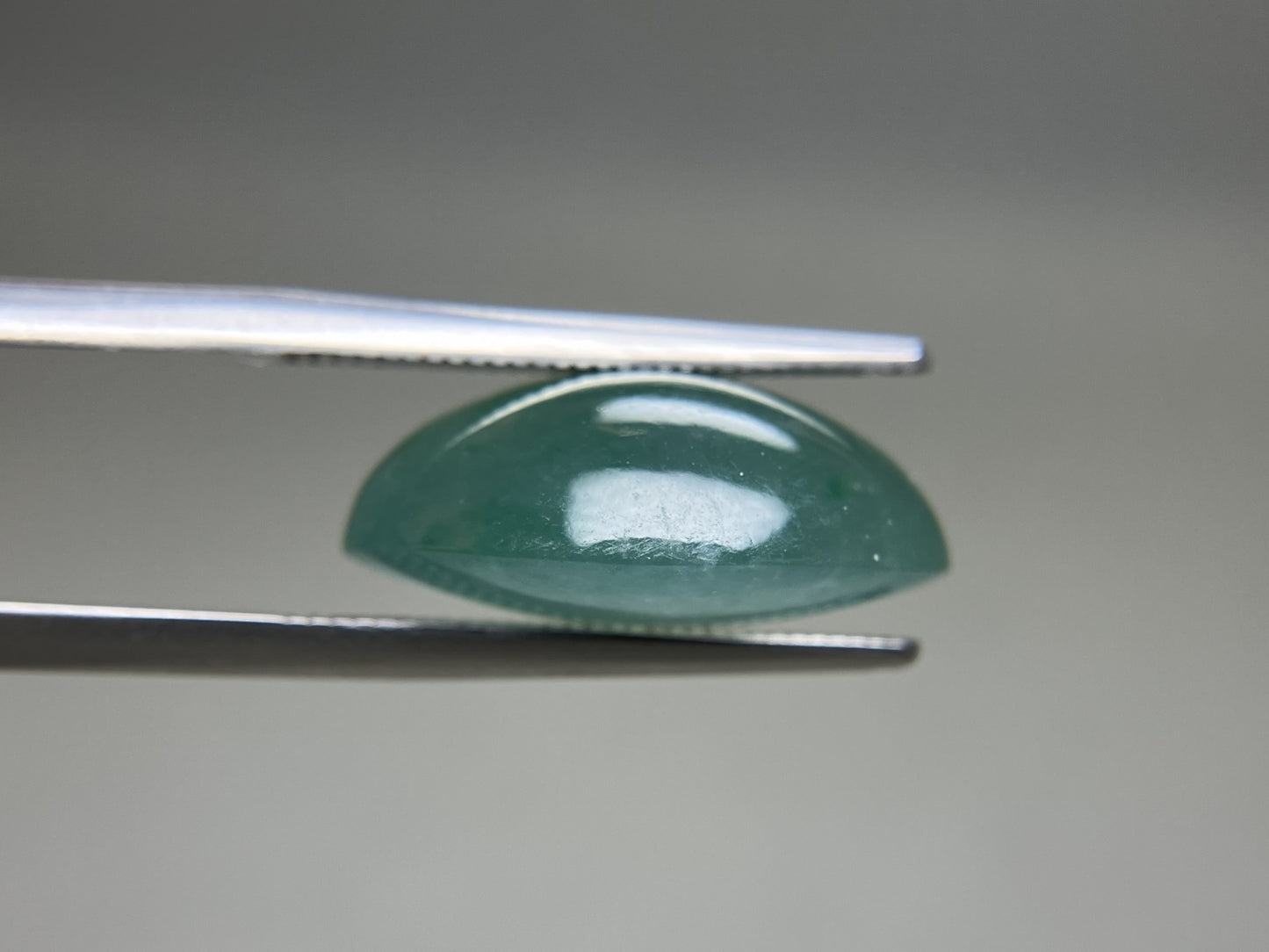 ヒスイ 翡翠 天然 14.805ct 宝石ソーティング付き 17.6㎜×13.0㎜×7.3㎜ 天然 ルース（ 裸石 ） 5243YY