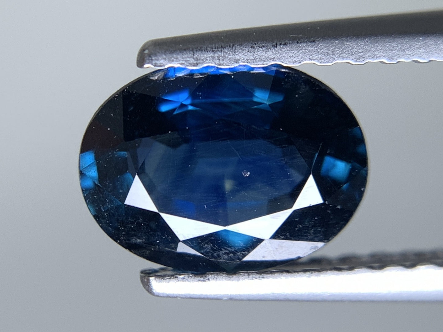 サファイア 天然 1.350ct 宝石ソーティング付き 7.5㎜×5.8㎜×3.3㎜ ルース（ 裸石 ） 8218Y