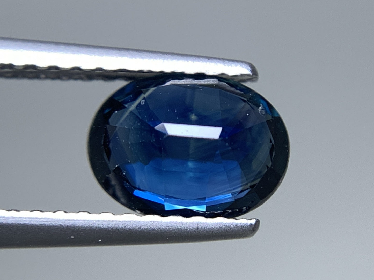 サファイア 天然 1.350ct 宝石ソーティング付き 7.5㎜×5.8㎜×3.3㎜ ルース（ 裸石 ） 8218Y