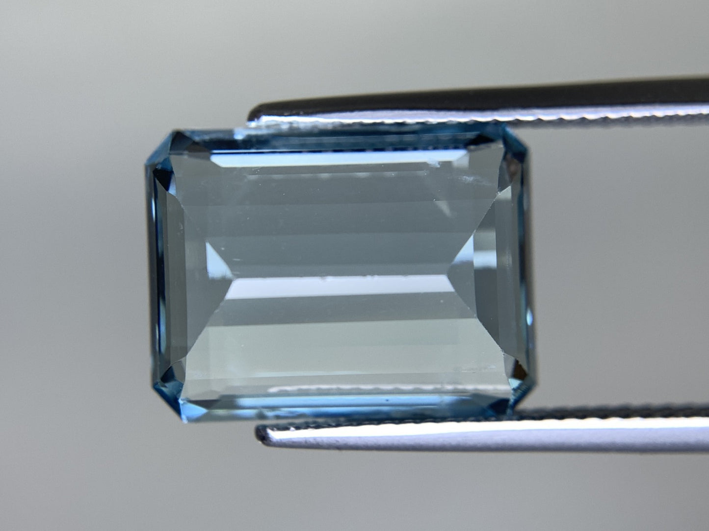 アクアマリン 天然 12.124ct 宝石ソーティング付き 16.0㎜×12.2㎜×8.1㎜ ルース（ 裸石 ） 7104Y