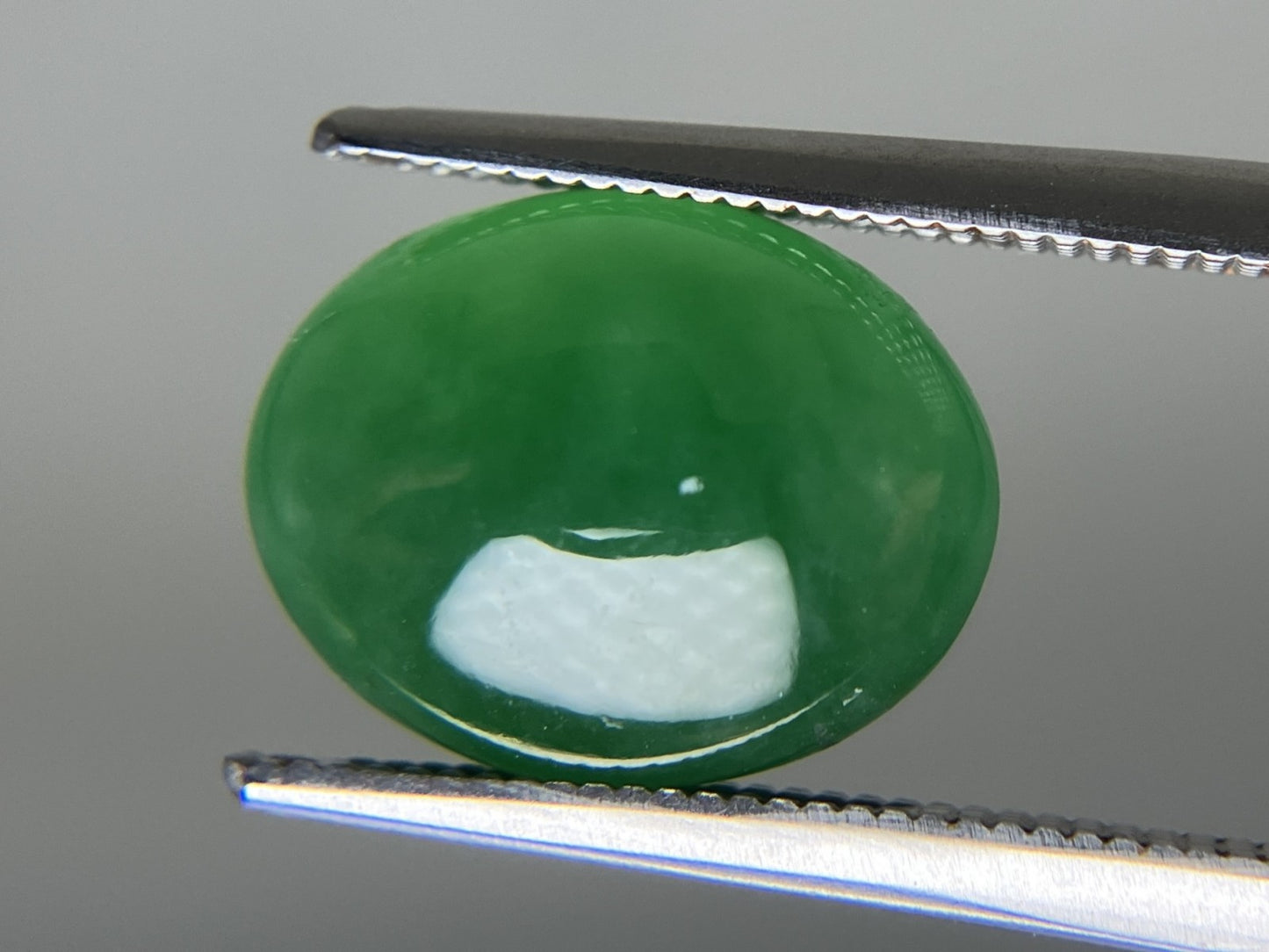 ヒスイ 翡翠  天然  6.426ct  宝石ソーティング付き  12.3㎜×9.7㎜×5.8㎜   天然 ルース（ 裸石 ） 5215YY