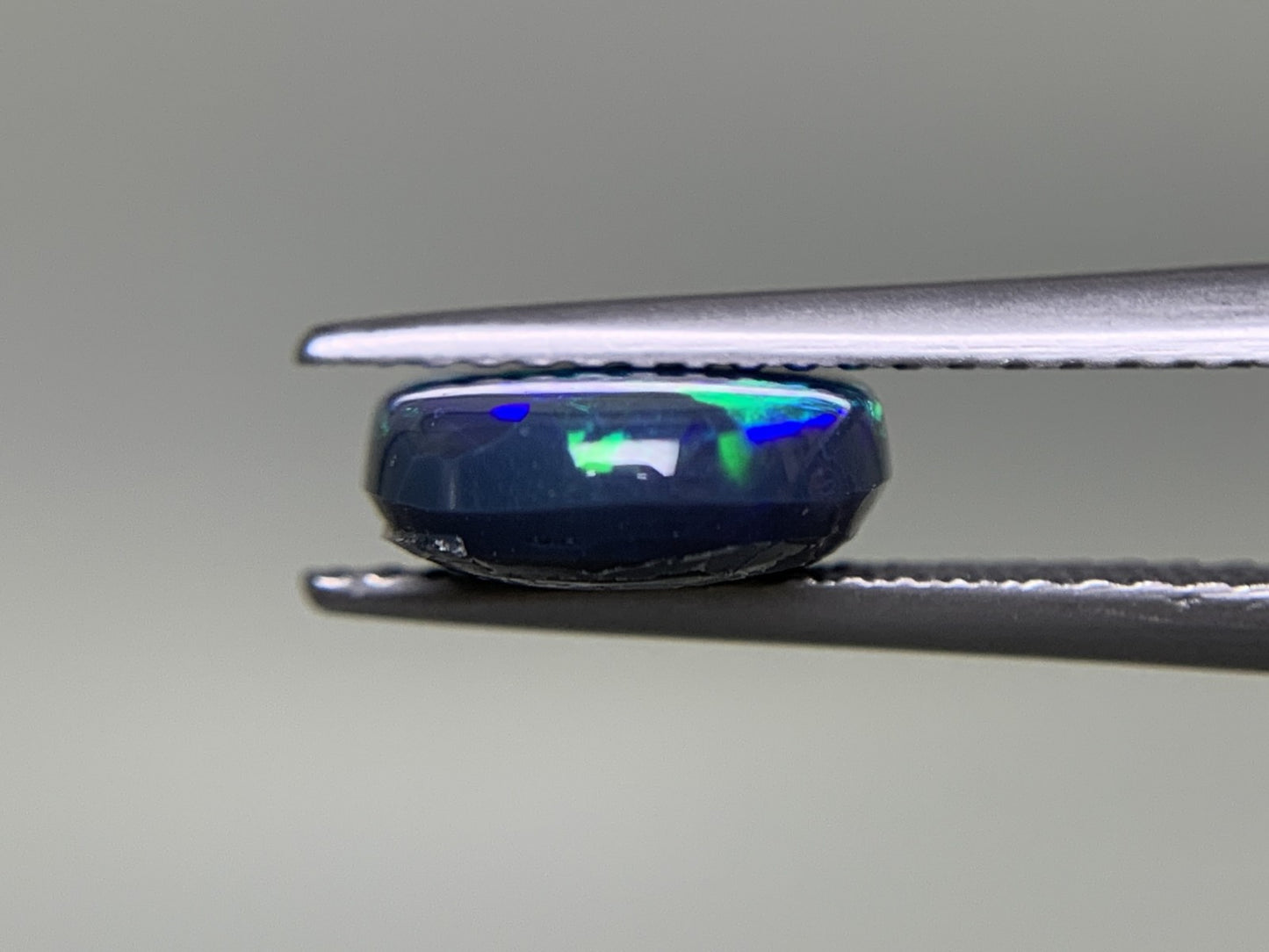 ブラックオパール 2.152ct 宝石ソーティング付き  11.1㎜×8.5㎜×3.3㎜  ルース（ 裸石 ） 3223Y