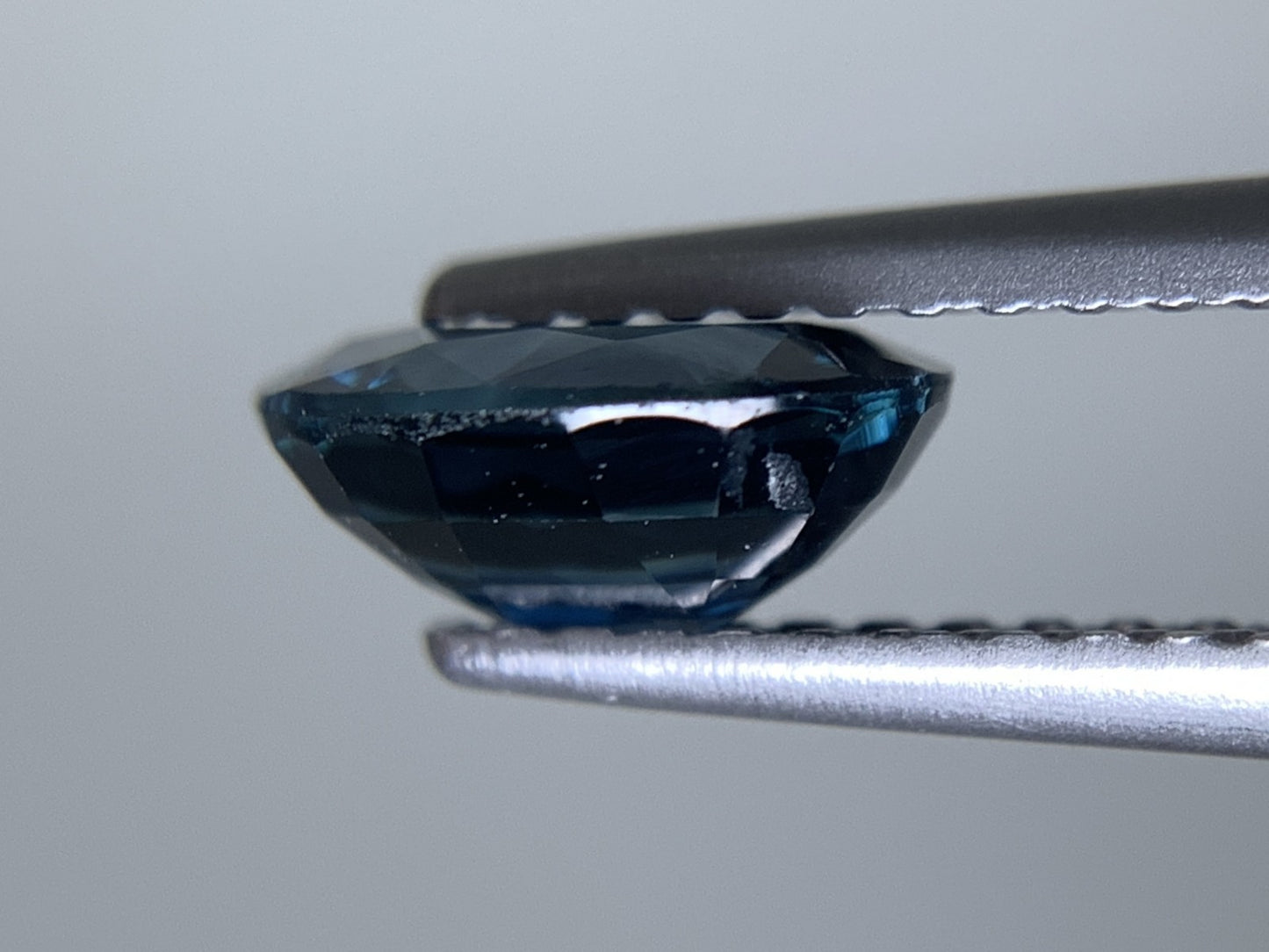 サファイア 天然 1.350ct 宝石ソーティング付き 7.5㎜×5.8㎜×3.3㎜ ルース（ 裸石 ） 8218Y