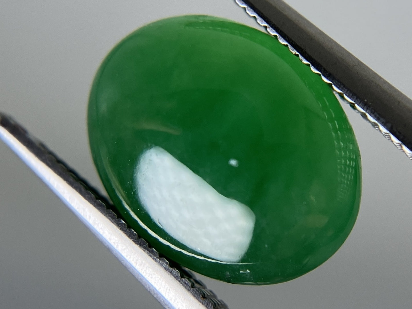 ヒスイ 翡翠  天然  6.426ct  宝石ソーティング付き  12.3㎜×9.7㎜×5.8㎜   天然 ルース（ 裸石 ） 5215YY
