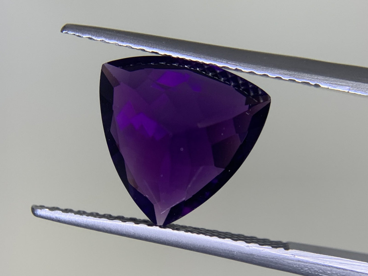 アメシスト（紫水晶） 3.737ct 宝石ソーティング付き  11.1㎜×11.1㎜×6.4㎜  ルース（ 裸石 ） 4003Y