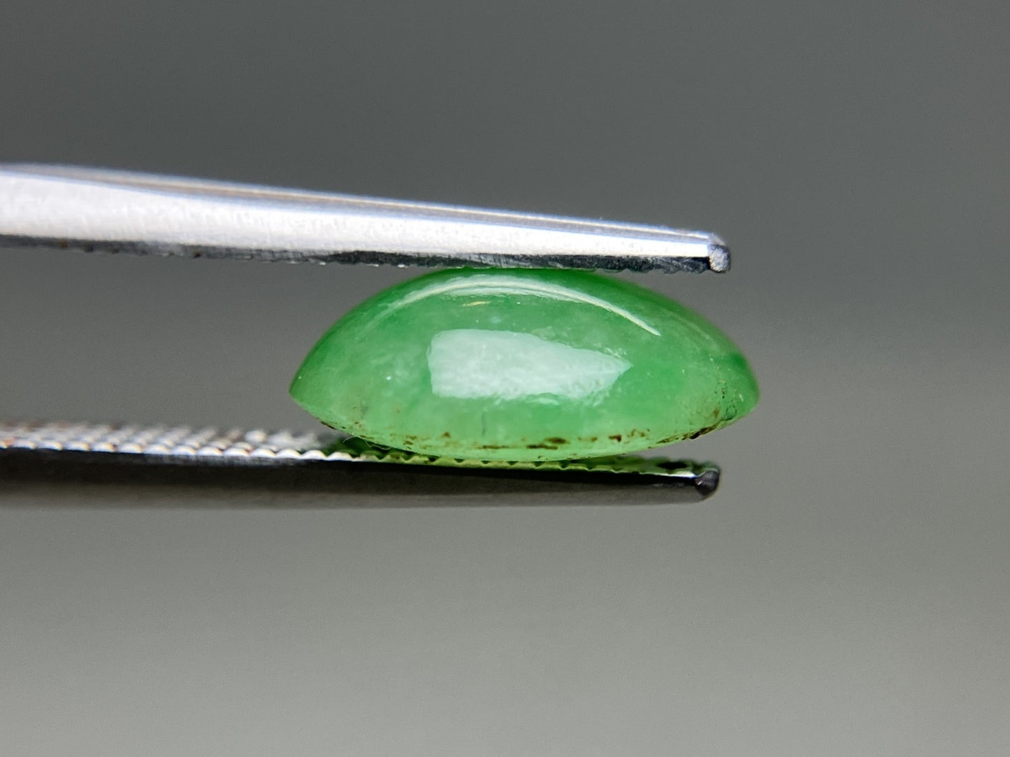 ヒスイ 翡翠 天然 3.471ct 宝石ソーティング付き 10.7㎜×8.4㎜×4.3㎜ 天然 ルース（ 裸石 ） 5226YY