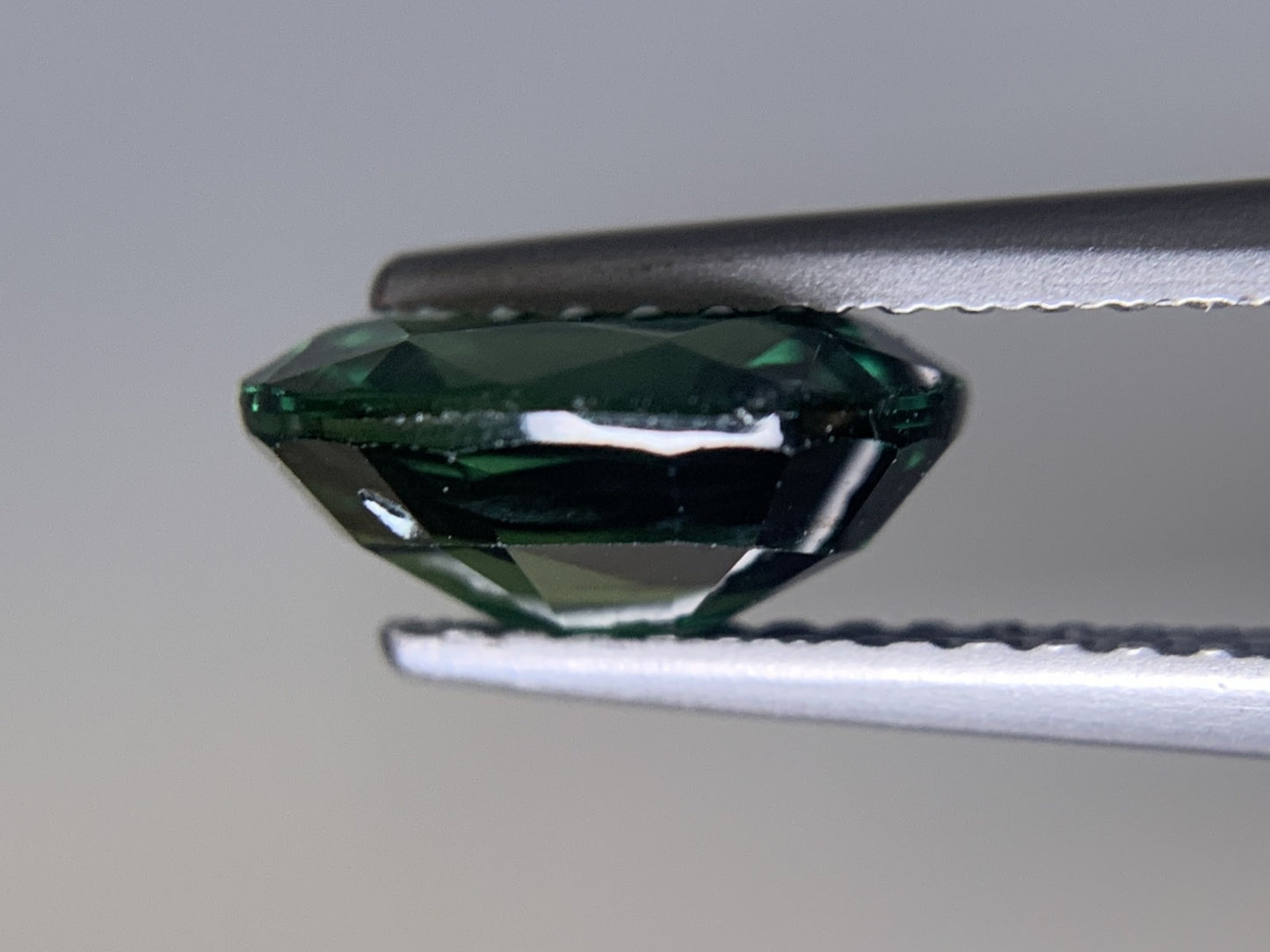 サファイア 2.289ct 宝石ソーティング付き 8.6㎜×6.9㎜×3.9㎜　 ルース（ 裸石 ） 2006Y