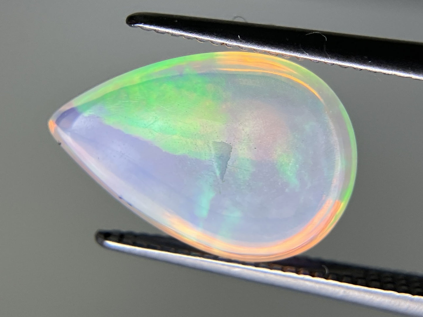 オパール 2.205ct 宝石ソーティング付き  13.3㎜×9.2㎜×3.8㎜  ルース（ 裸石 ） 3590YY