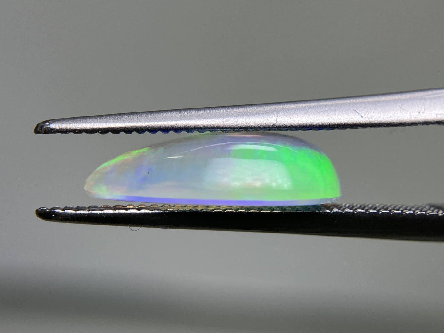 オパール 2.205ct 宝石ソーティング付き  13.3㎜×9.2㎜×3.8㎜  ルース（ 裸石 ） 3590YY