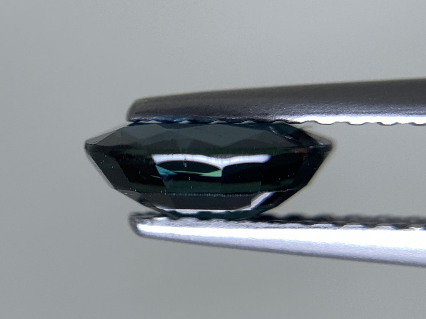 サファイア 天然 1.077ct 宝石ソーティング付き 7.1㎜×5.3㎜×2.8㎜ ルース（ 裸石 ） 8045Y
