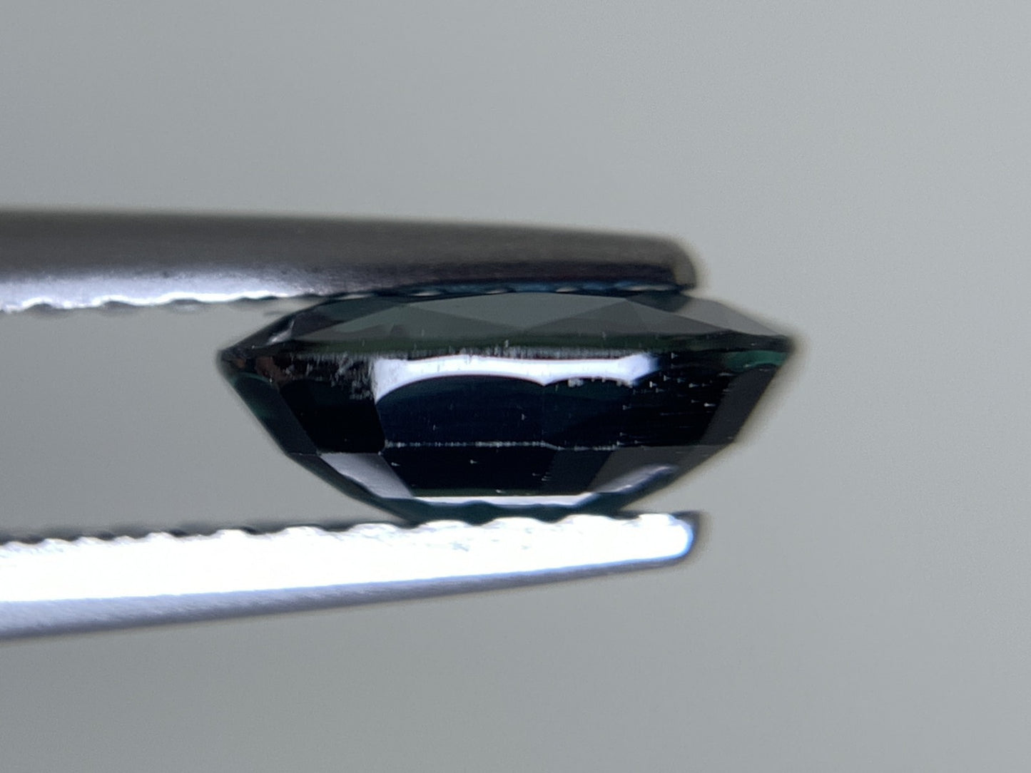 サファイア 天然 1.077ct 宝石ソーティング付き 7.1㎜×5.3㎜×2.8㎜ ルース（ 裸石 ） 8045Y