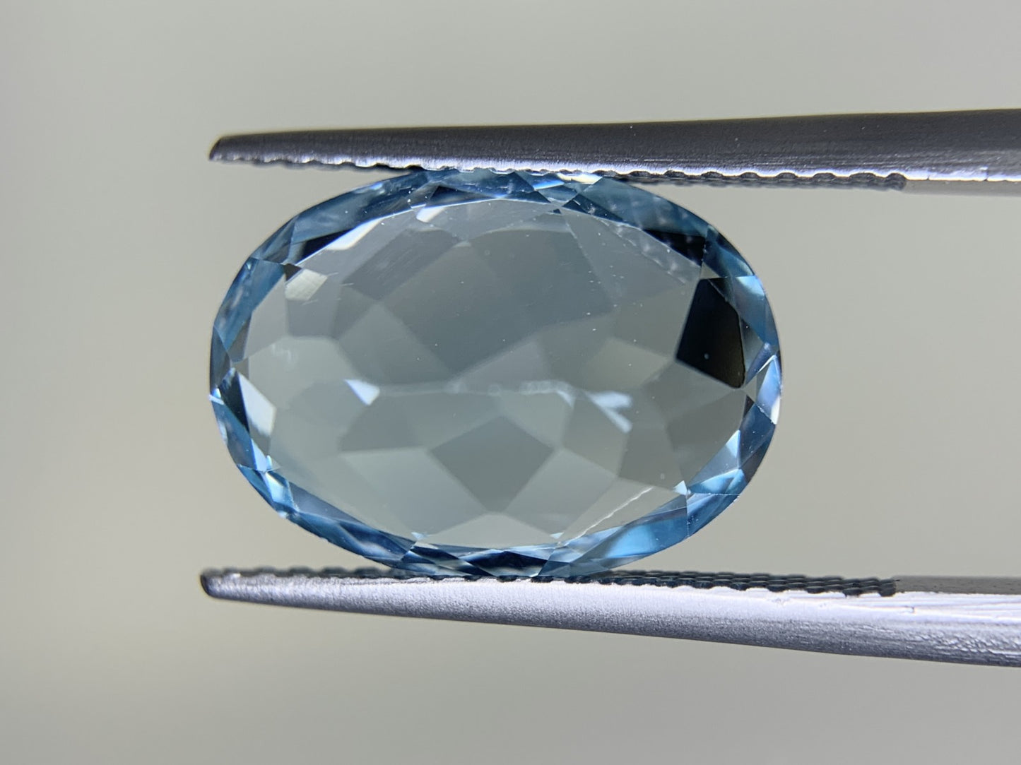 ブルートパーズ 7.931ct 宝石ソーティング付き 14.0㎜×10.1㎜×7.0㎜ ルース（ 裸石 ） 3984Y