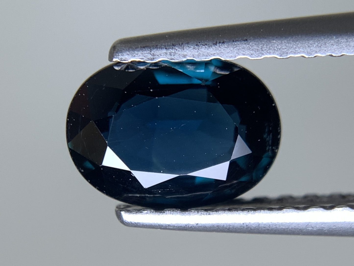 サファイア 天然 1.077ct 宝石ソーティング付き 7.1㎜×5.3㎜×2.8㎜ ルース（ 裸石 ） 8045Y