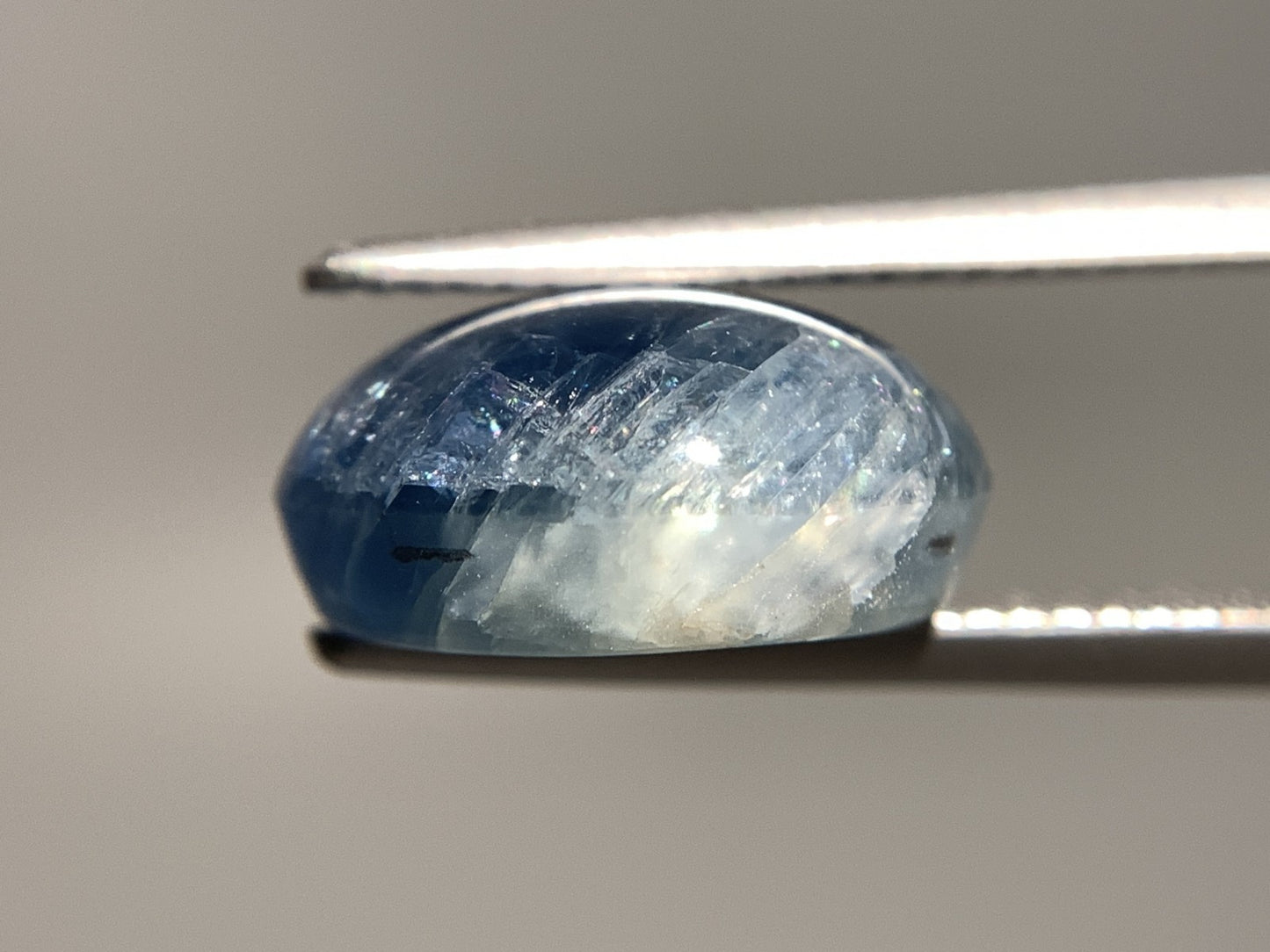 スターサファイア 天然 11.186ct 宝石ソーティング付き 13.3㎜×11.5㎜×6.3㎜ ルース（ 裸石 ） 7057Y