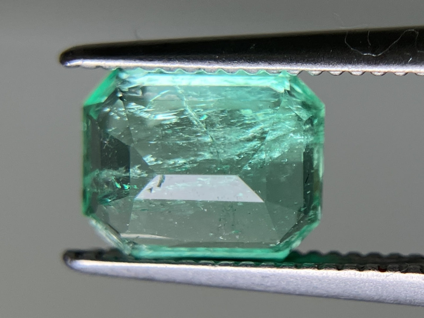 エメラルド 1.114ct 宝石ソーティング付き  7.1㎜×5.7㎜ ×3.5㎜  ルース（ 裸石 ） 3560YY