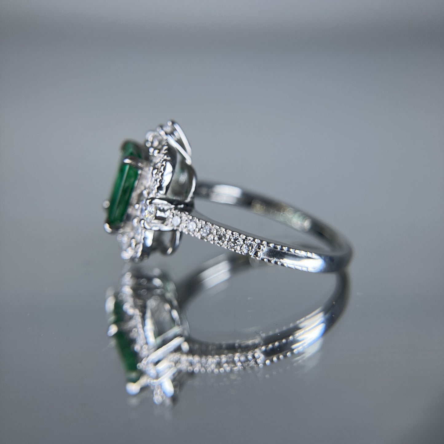 エメラルド 1.21ct Insighficant GRS鑑別書 D0.42ct PT900 5.0g 指輪 （JP11号） サイズ直し無料 7586K