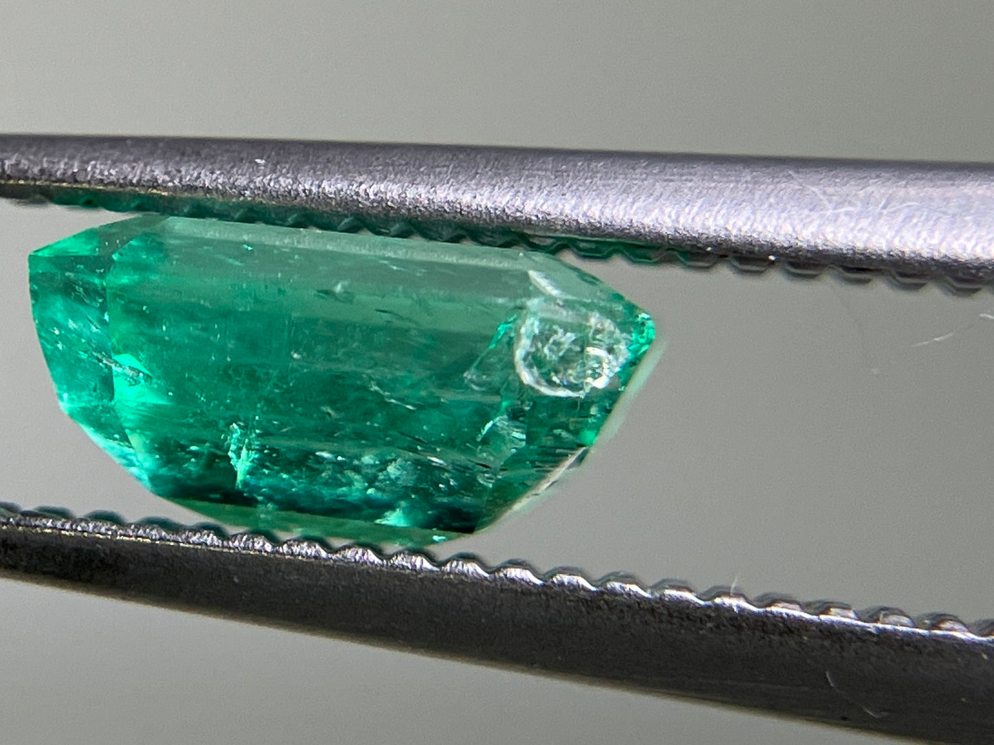 エメラルド 1.114ct 宝石ソーティング付き  7.1㎜×5.7㎜ ×3.5㎜  ルース（ 裸石 ） 3560YY
