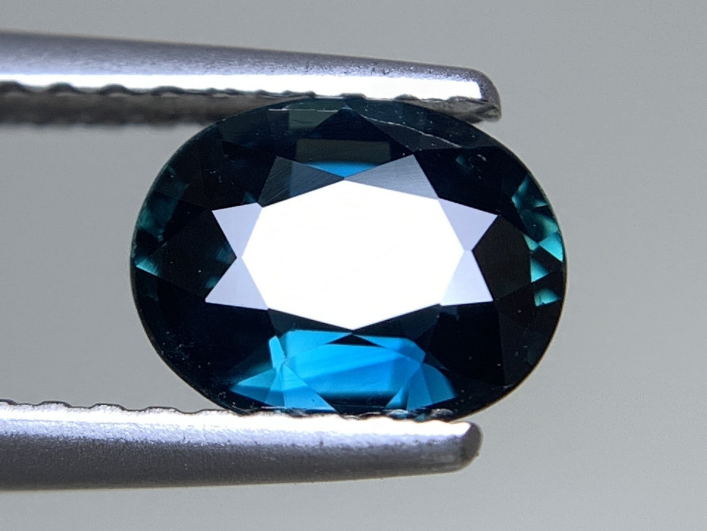 サファイア 天然 1.067ct 宝石ソーティング付き 6.8㎜×5.5㎜×3.0㎜ ルース（ 裸石 ） 8041Y