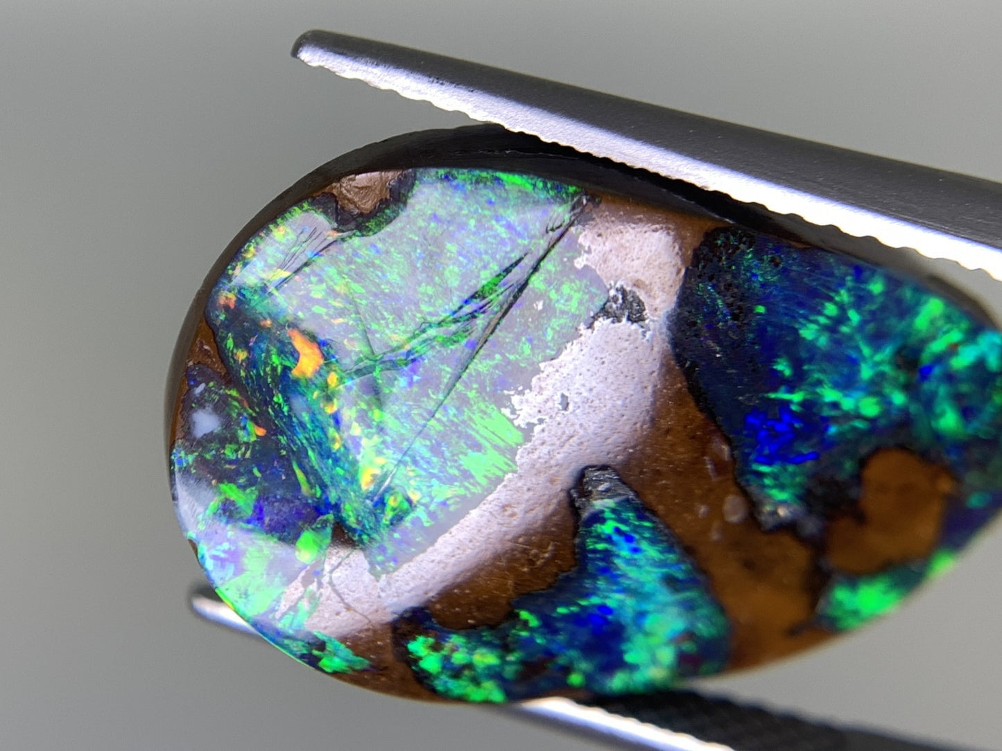 ボルダーオパール 天然  16.791ct  宝石ソーティング付き  22.1㎜×14.1㎜×5.8㎜  ルース（ 裸石 ）  5475Y