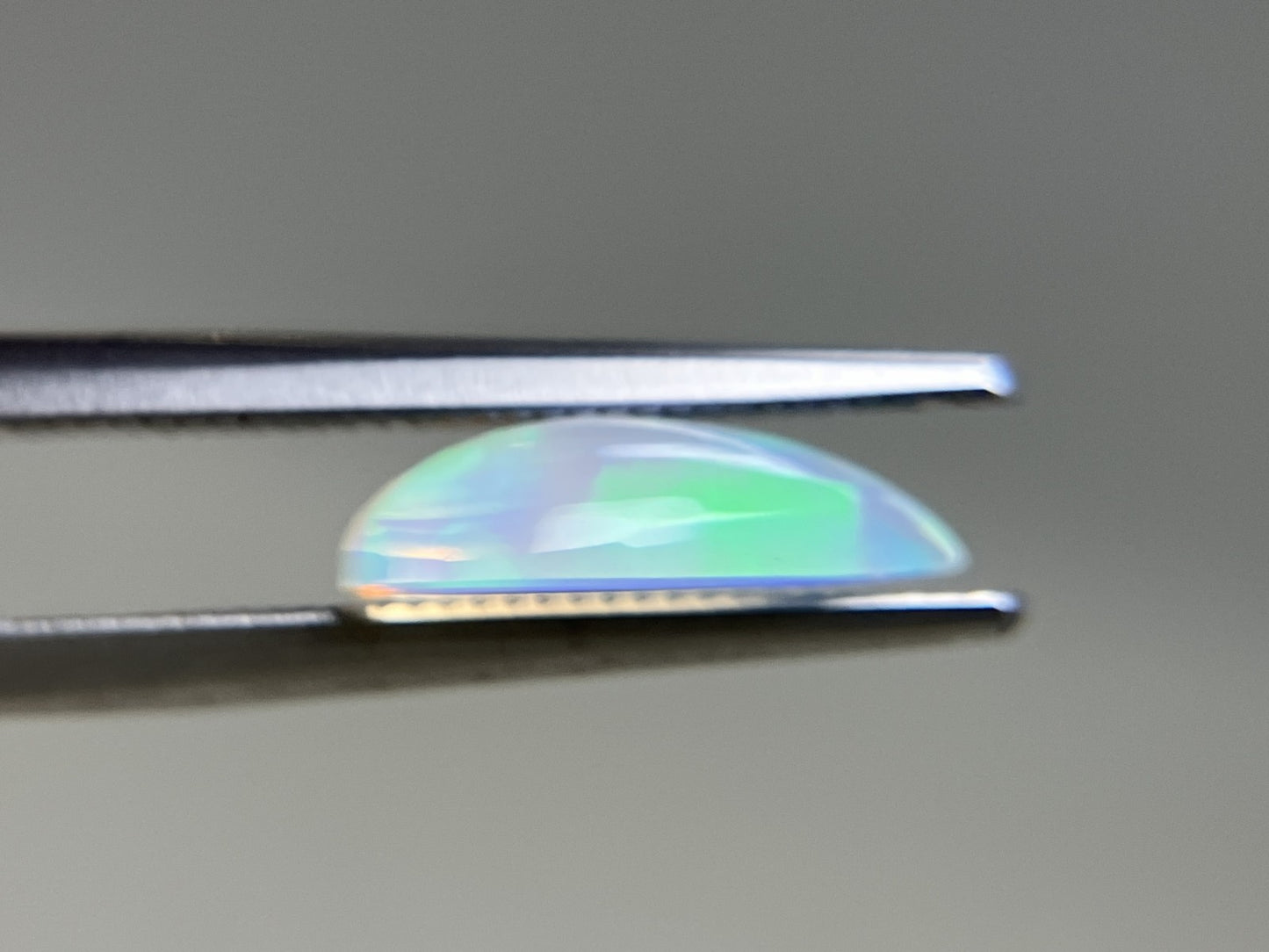 オパール  天然  1.125ct  宝石ソーティング付き  11.5㎜×7.2㎜×3.2㎜   天然 ルース（ 裸石 ） 5173YY
