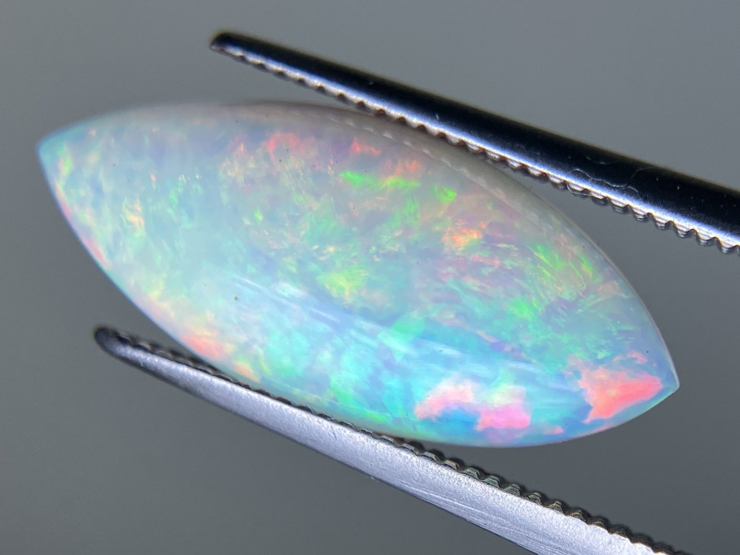 オパール 2.587ct 宝石ソーティング付き  18.6㎜×8.4㎜×3.6㎜  ルース（ 裸石 ） 3637YY