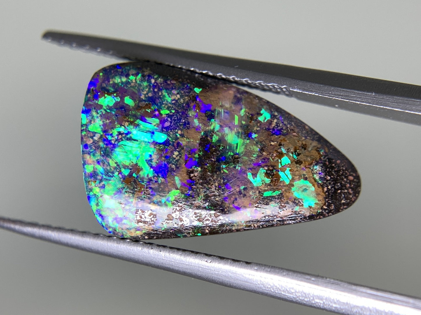 ボルダーオパール 天然  7.336ct  宝石ソーティング付き  17.1㎜×11.0㎜×4.9㎜  ルース（ 裸石 ）  5484Y